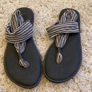 women's  sanuk sandals size 10